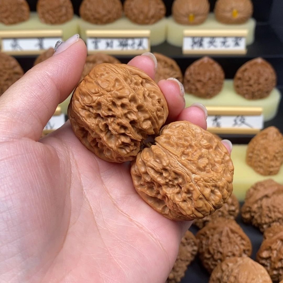 文玩核桃吊坠青**马门墩