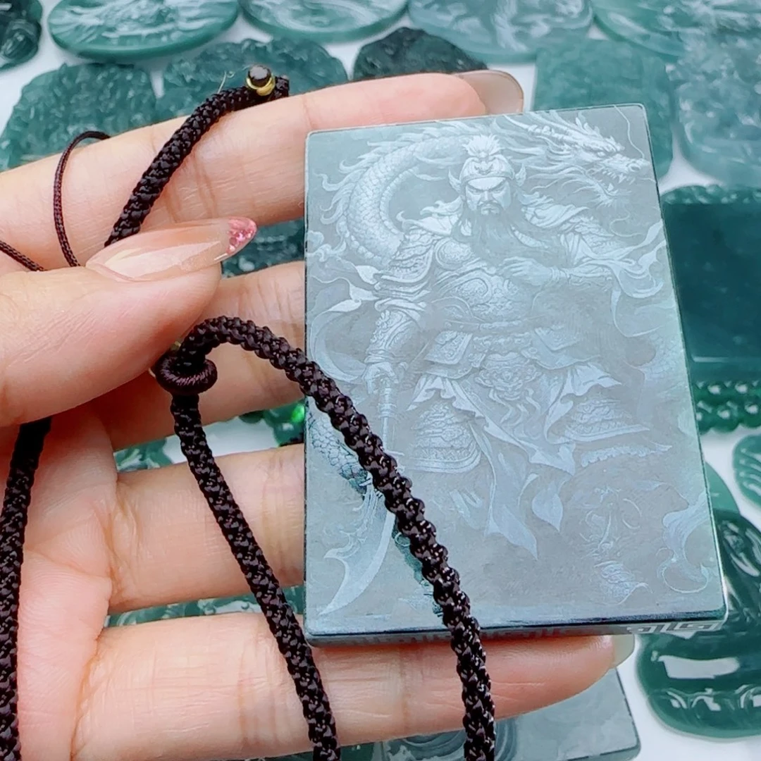 ζ***ψ翡翠未镶嵌颈饰多样性发货天然的A货翡翠