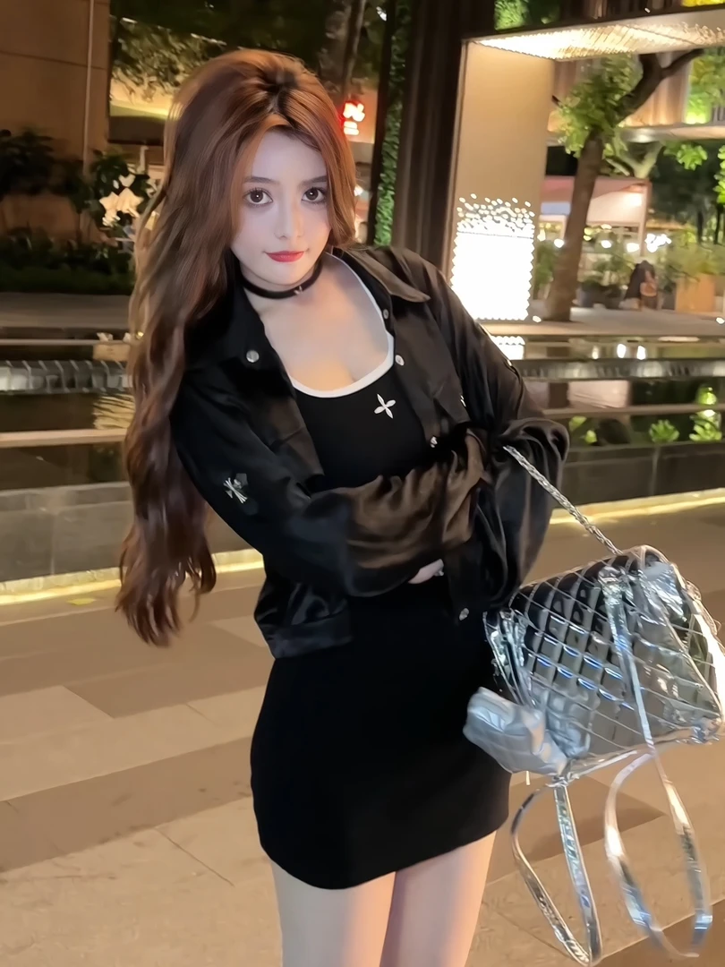 连衣裙女春夏ins潮牌十字花黑白撞色运动辣妹修身显瘦背心裙