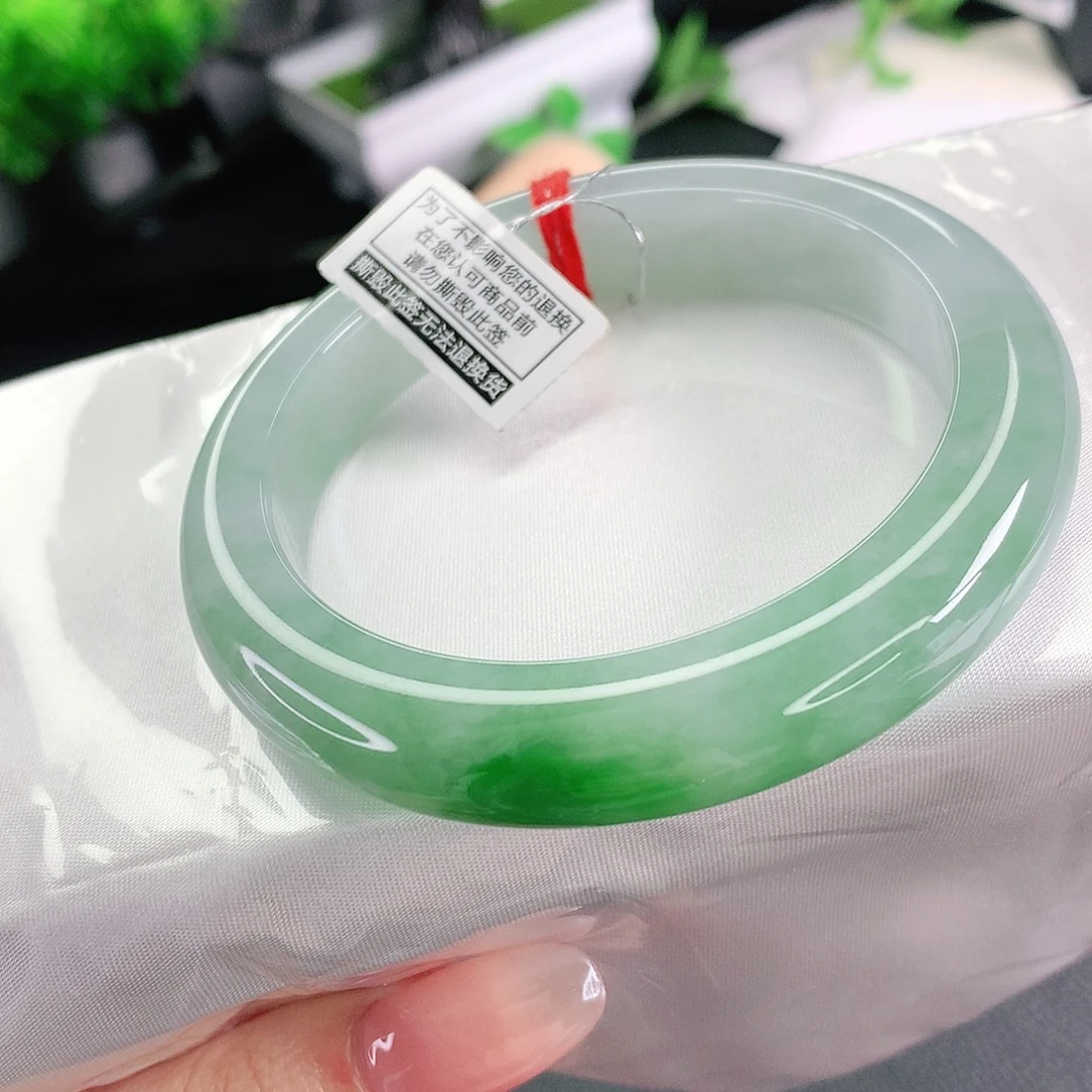 翡翠未镶嵌手镯58圈