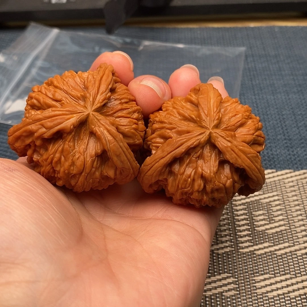 G***3吊坠文玩核桃三棱