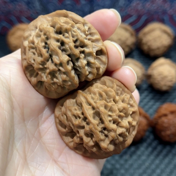 g***i文玩核桃吊坠秦闷