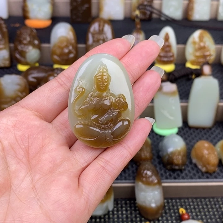 和田玉未镶嵌颈饰