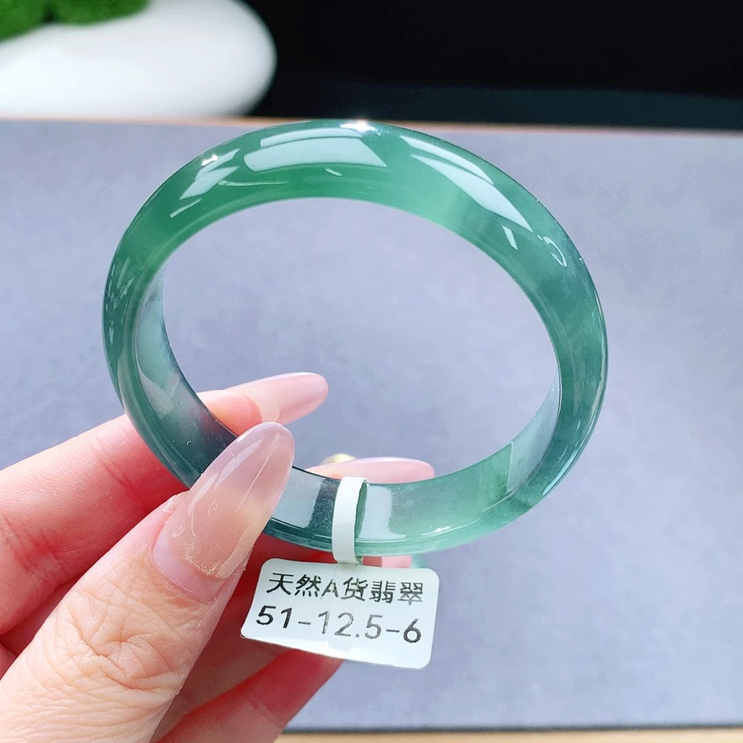 未镶嵌手镯（圆镯）翡翠