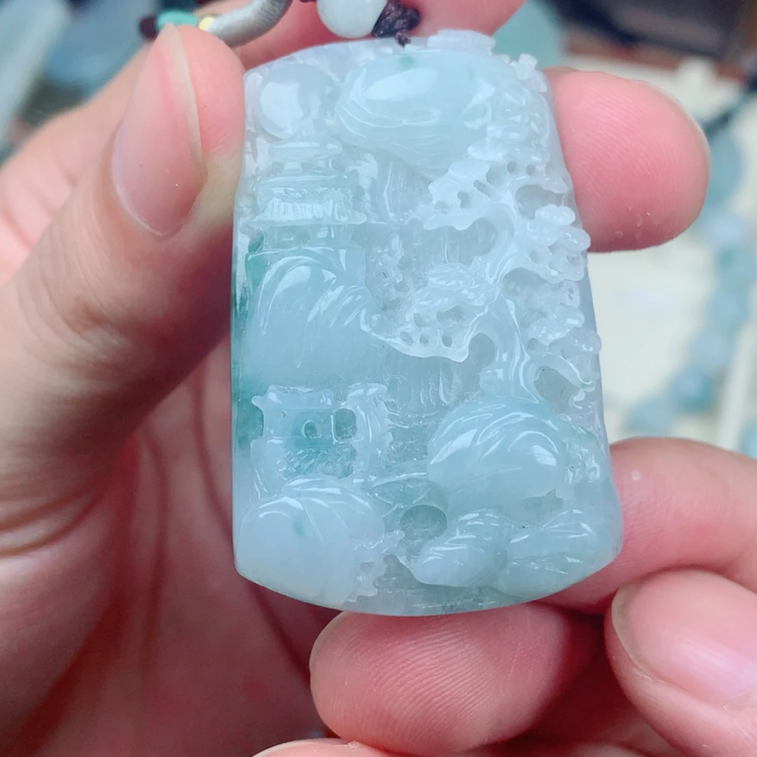 翡翠未镶嵌颈饰飘花山水