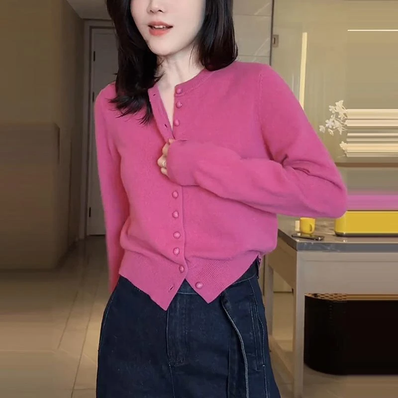 法式简约玫红色长袖针织开衫女2025年秋季高级感洋气独特别致上衣