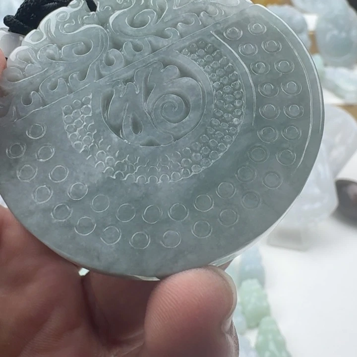 翡翠未镶嵌颈饰天然缅甸A货翡翠