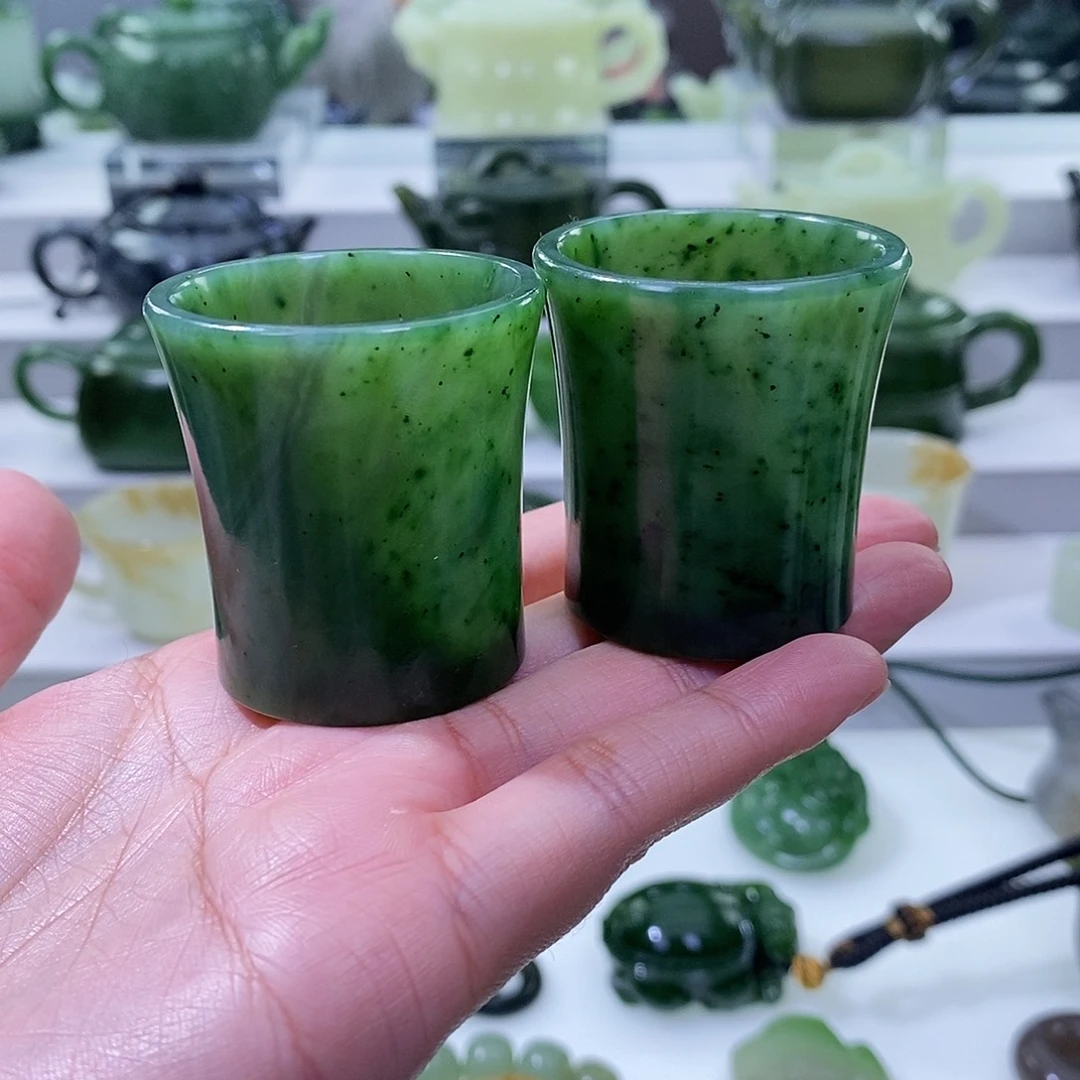 和田玉未镶嵌挂件杯子