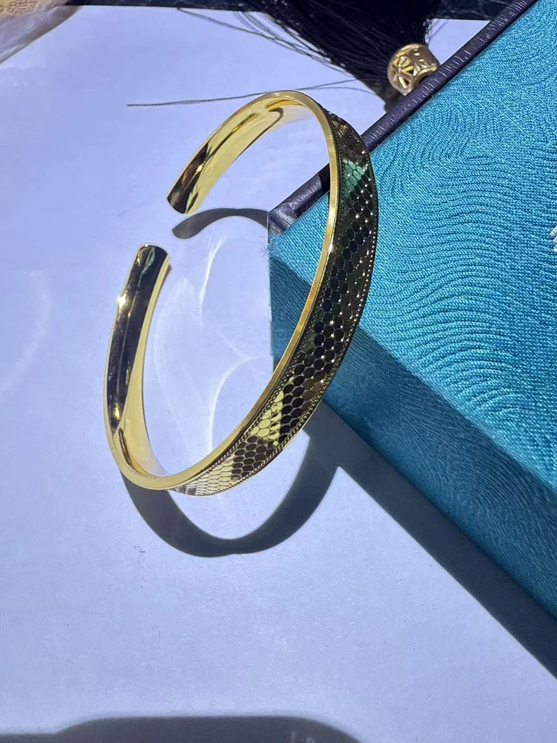 【珍宝典藏】原创设计小众精工开口手镯Ht71403