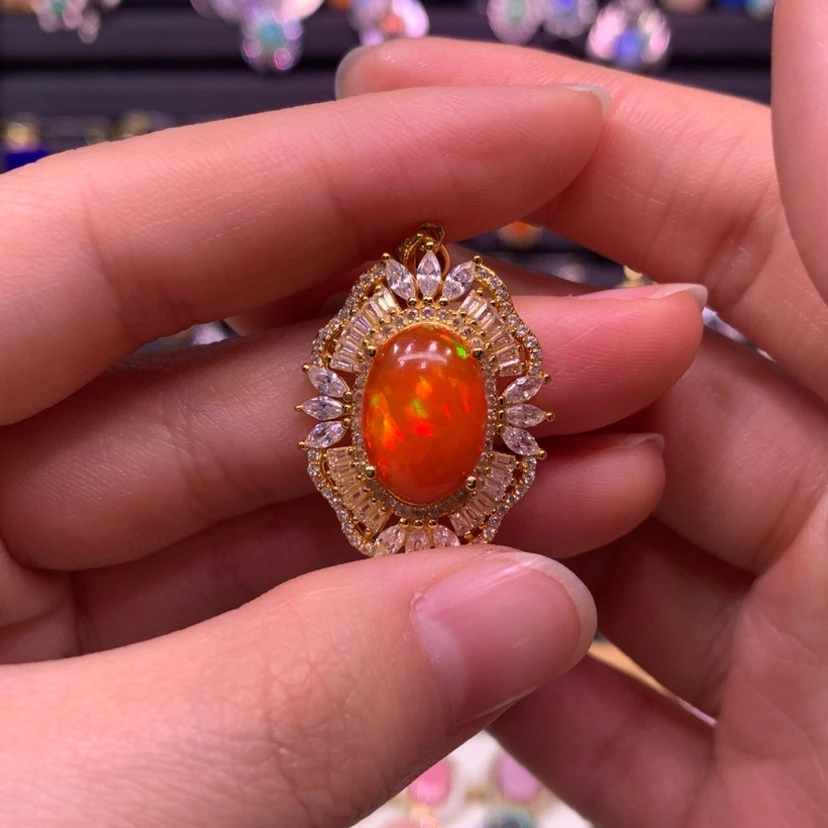 【闪购商品】欧泊吊坠款式银S925镶嵌B****r