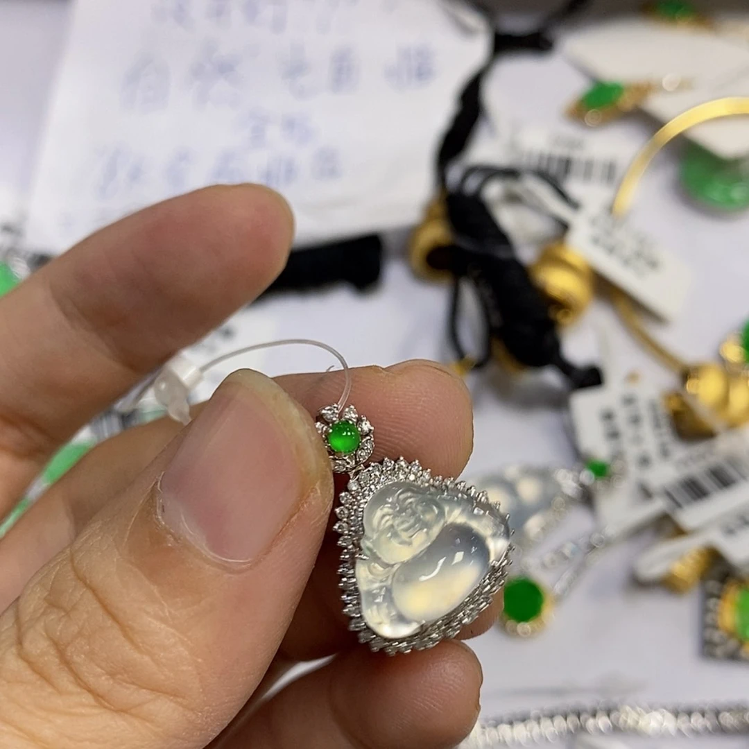 【闪购商品】18K金镶嵌戒指翡翠静****吊坠