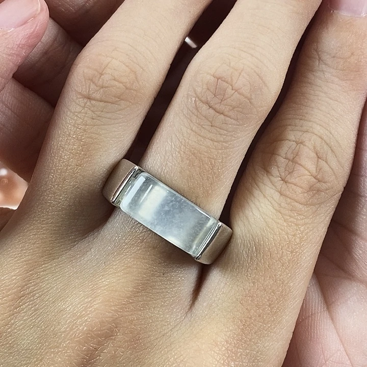 腿***-石英质玉合金颈饰