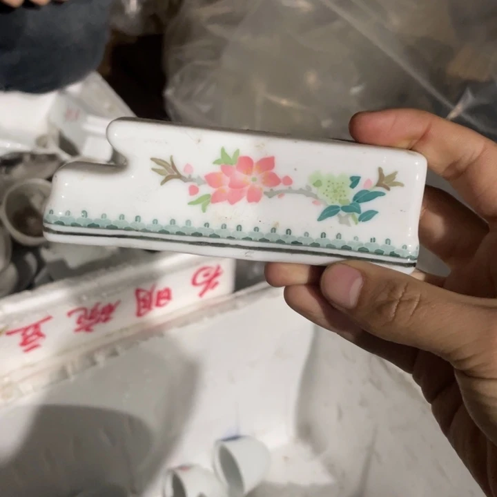 摆件陶瓷盘子碗砂锅都有