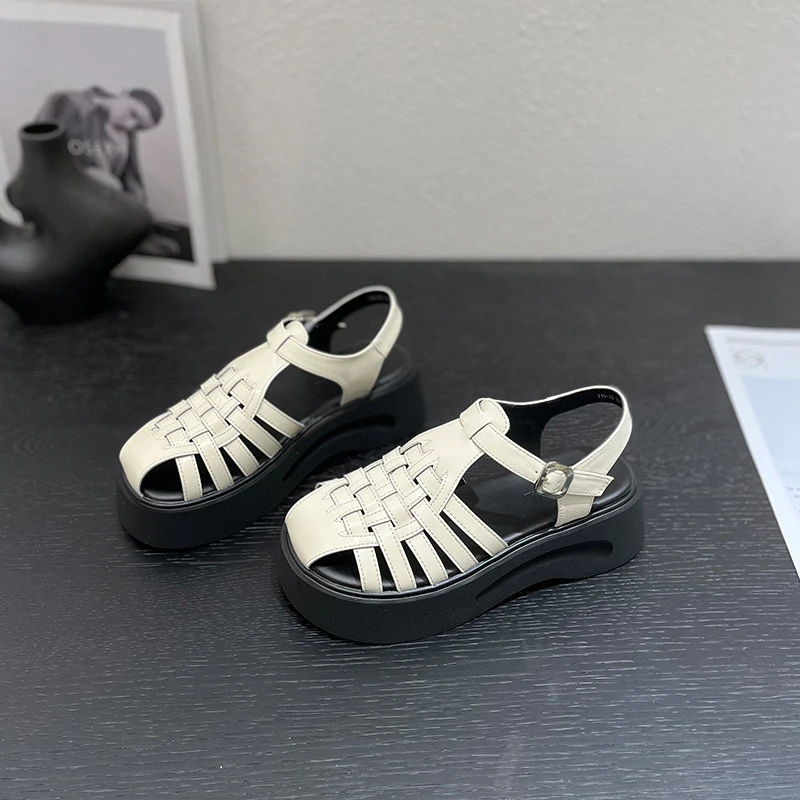 小个子6cm松糕底编织包头凉鞋女2025夏季新款英伦时尚轻便罗马鞋