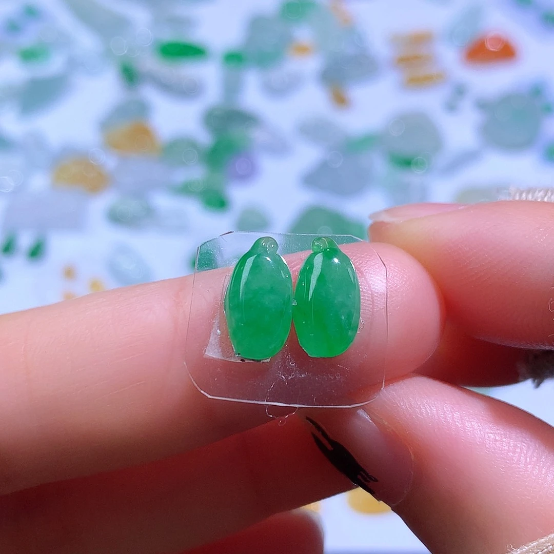 翡翠未镶嵌颈饰瓜