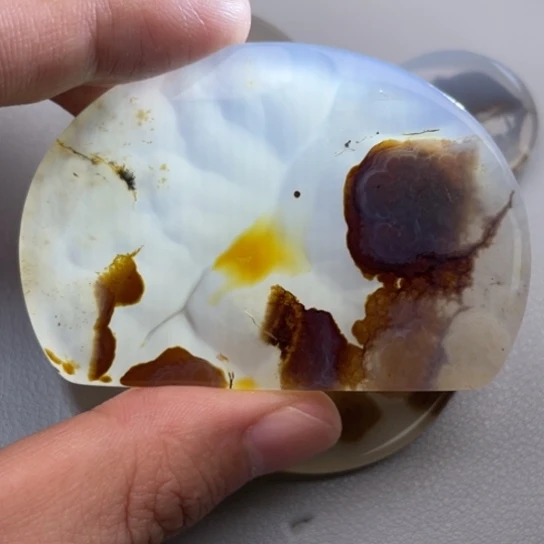 玛瑙/玉髓颈饰未镶嵌兰**士