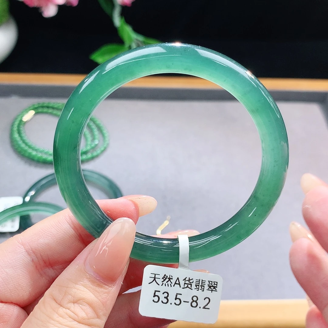 未镶嵌手镯（圆镯）翡翠