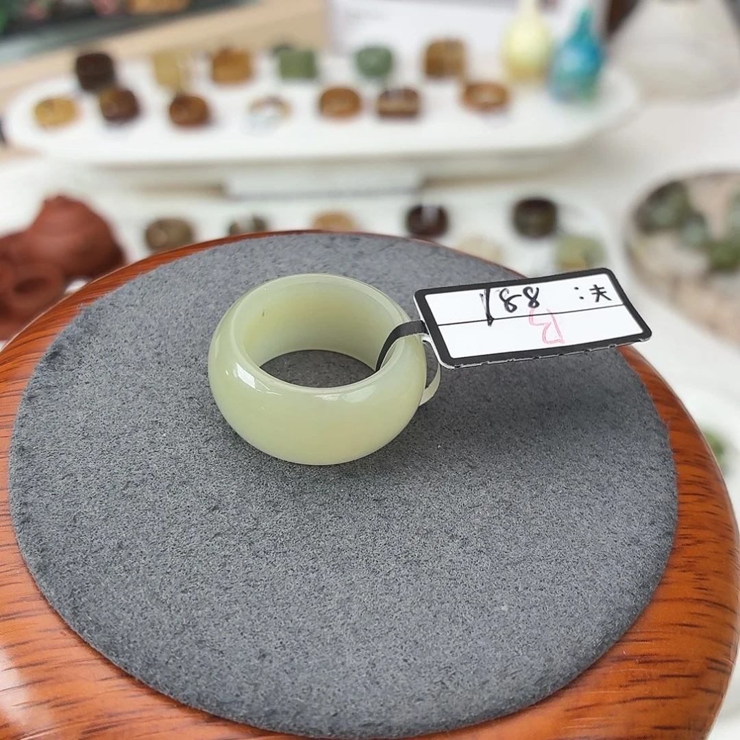 未镶嵌戒圈和田玉F54飘糖轮胎17.2不退换