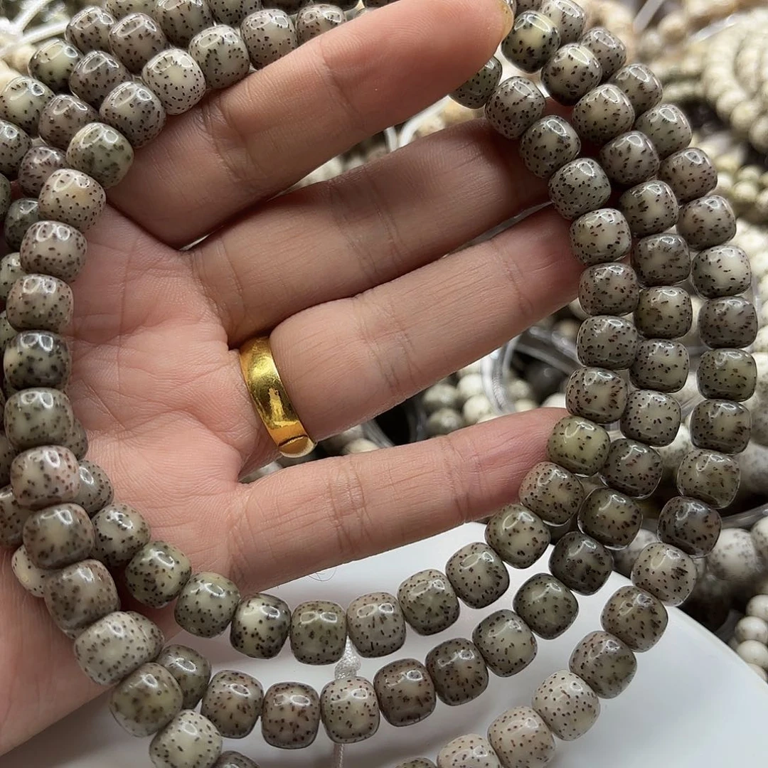 㜂***孞星月菩提吊坠98糯冰果冻小细星