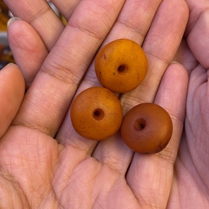 琥珀珠宝奇石未镶嵌多样性发其一