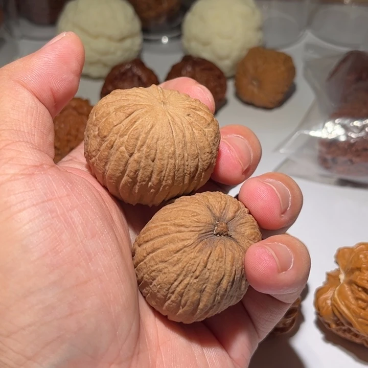 洋***霸吊坠文玩核桃狮子头核桃
