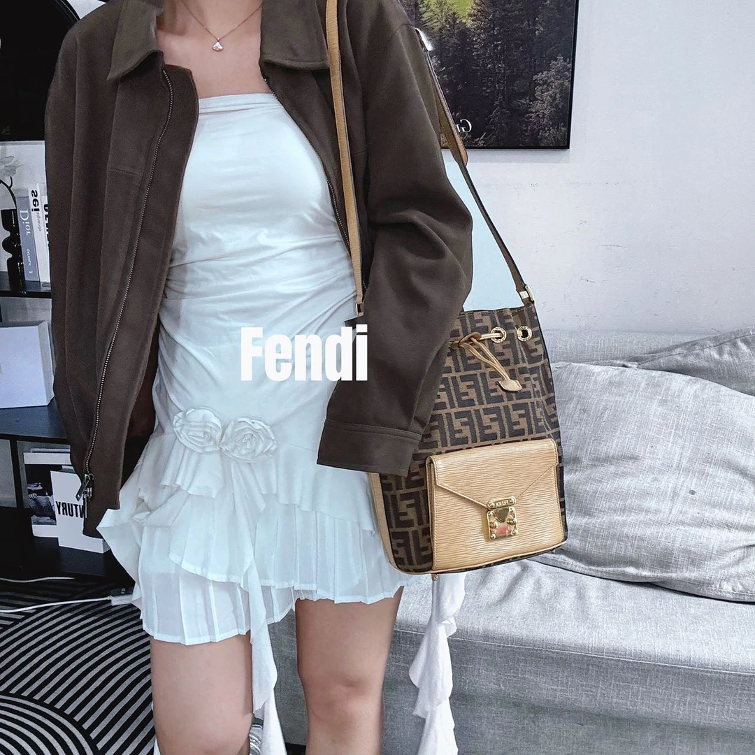 修复品8613865/ FENDI/芬迪口袋抽绳水桶包配皮换新
