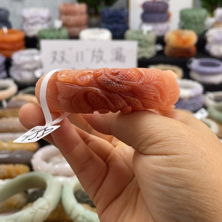 小****石英质玉未镶嵌手镯