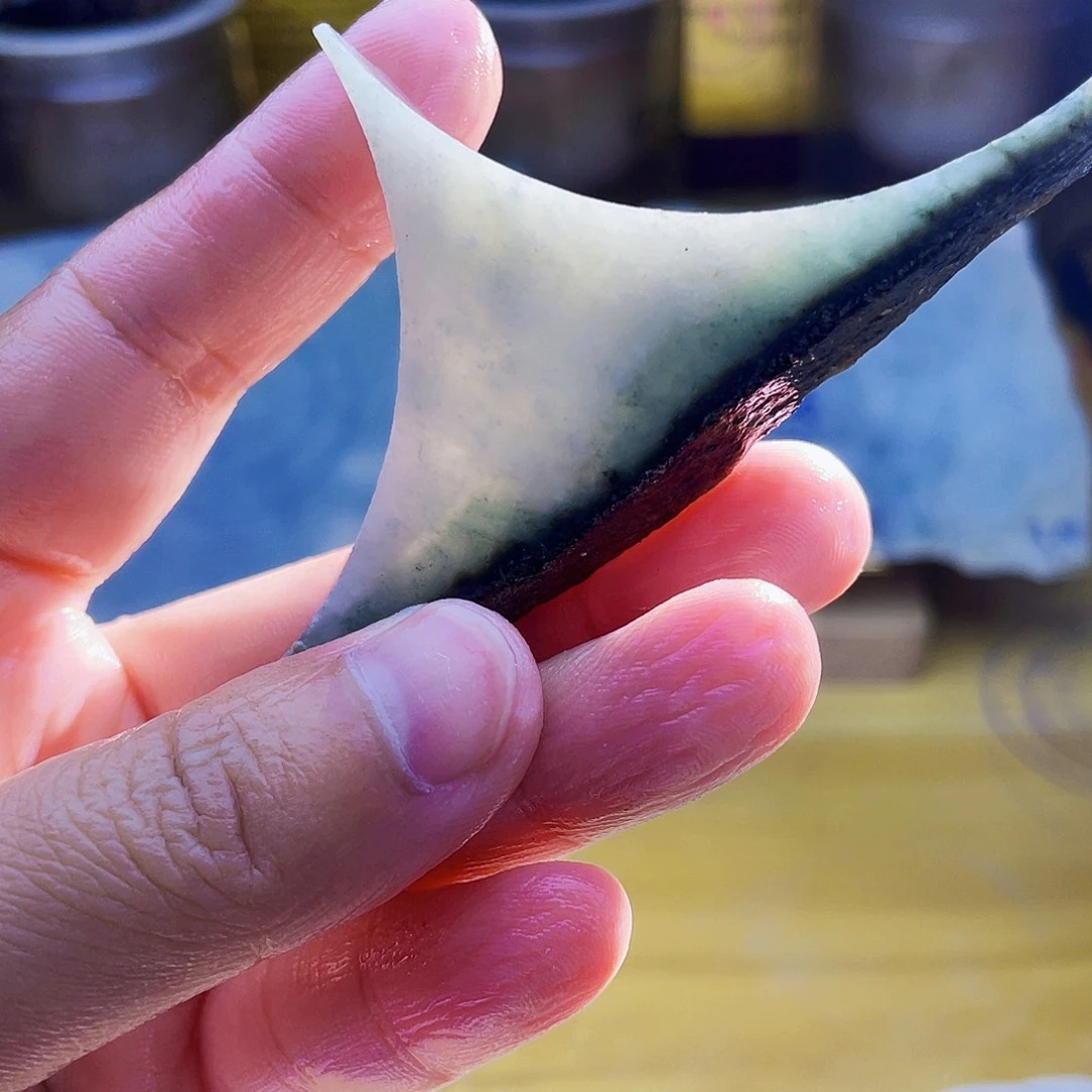翡翠未镶嵌颈饰毛料58