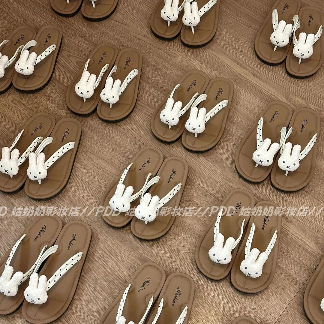 人字拖女夏季女生高颜值兔兔新款萌萌哒波点防滑轻便夏季ins休闲