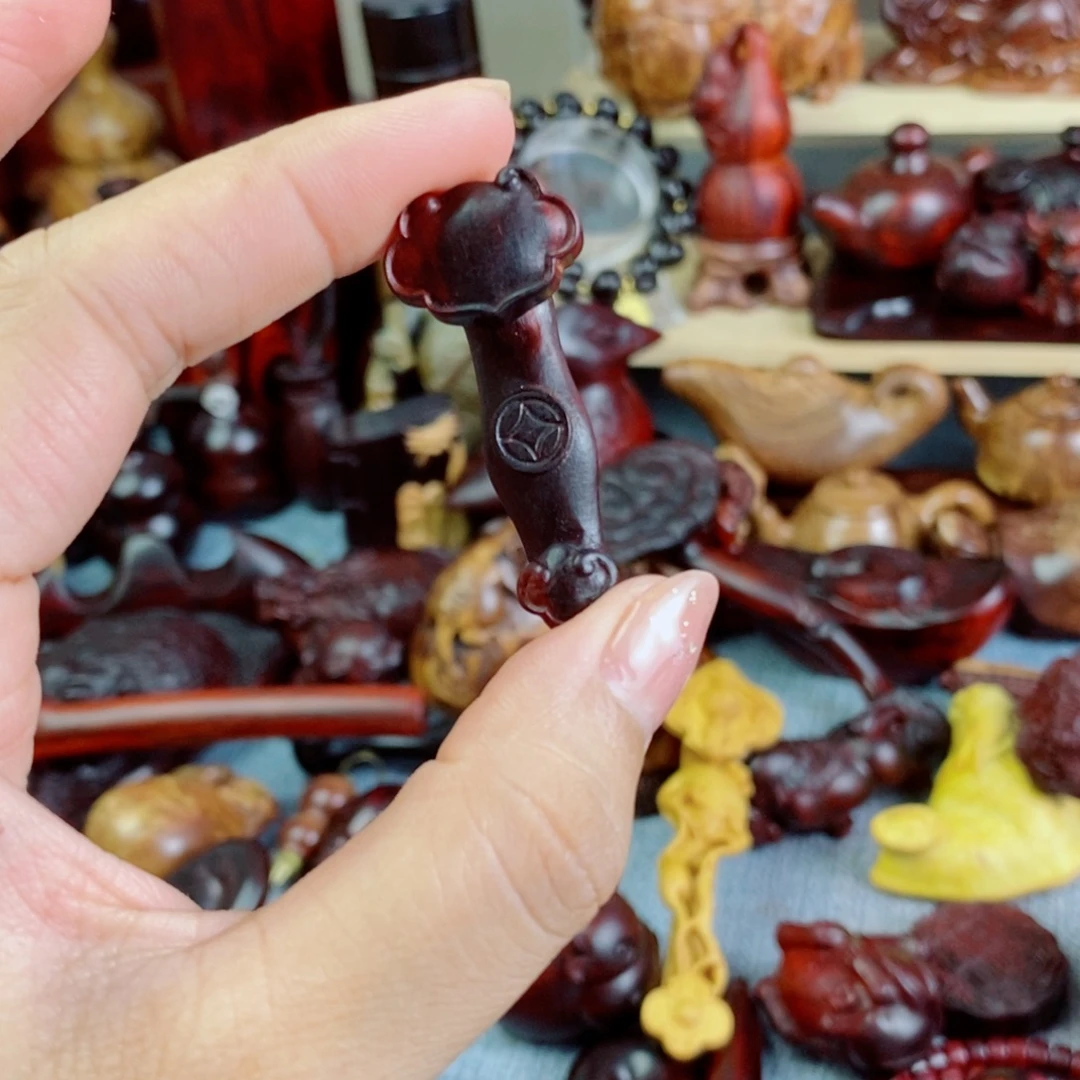 晓***@香榧木小叶紫檀如意吊坠