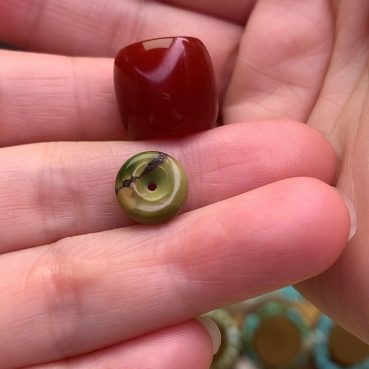 多***多玛瑙/玉髓未镶嵌原矿