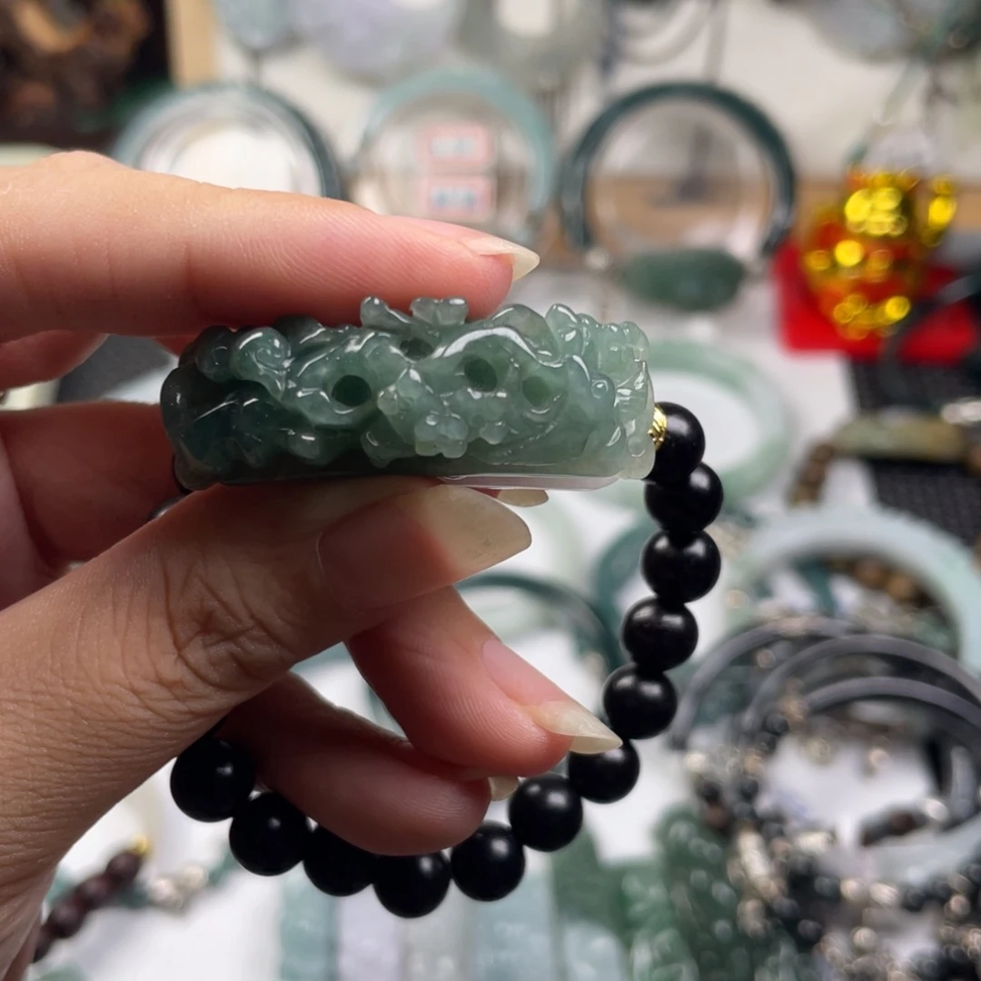 一***妍翡翠未镶嵌吊坠(赠链)