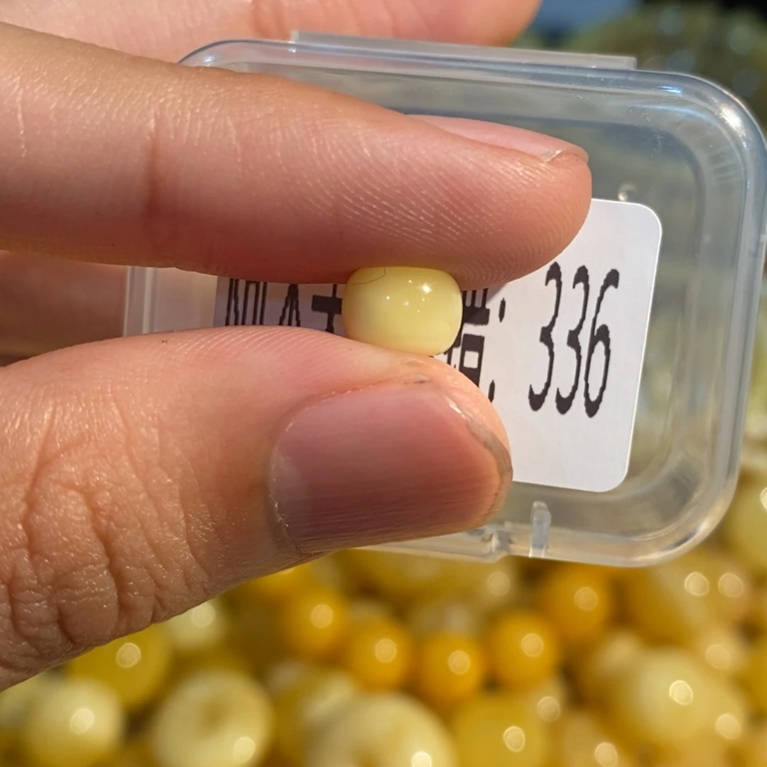 琥珀未镶嵌珠宝奇石336