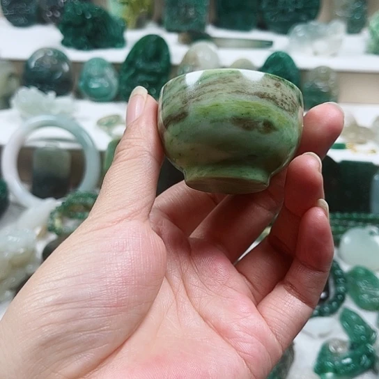 罗***沛独山玉未镶嵌吊坠