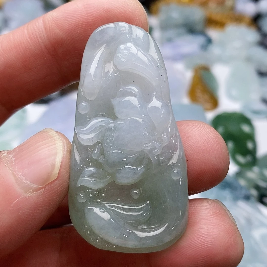 翡翠颈饰未镶嵌荷叶鱼