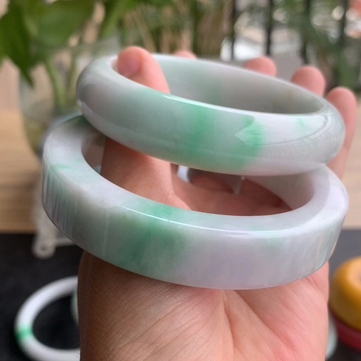 定制翡翠未镶嵌手镯61圈