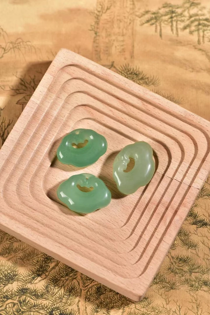 【雪莉珠宝】石英质玉东陵玉男女同款如意锁吊坠（拍一发其一）