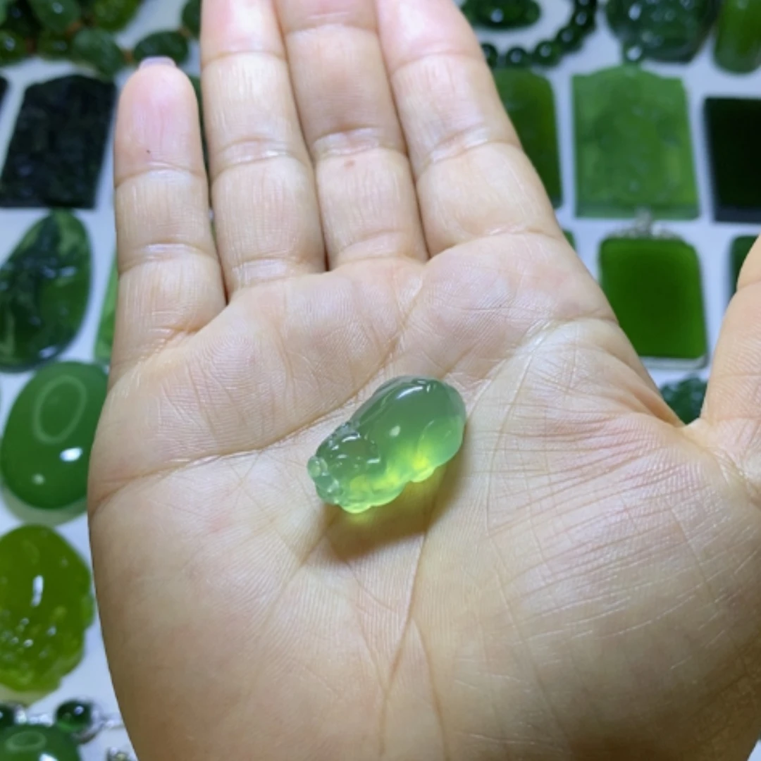 【闪购商品】蛇纹石玉颈饰未镶嵌