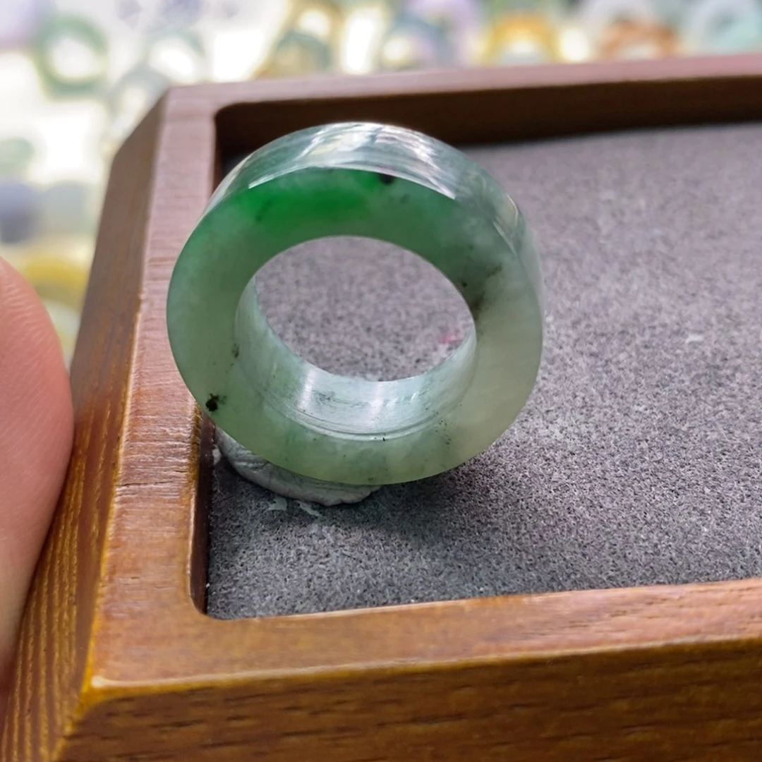 定制翡翠未镶嵌戒指