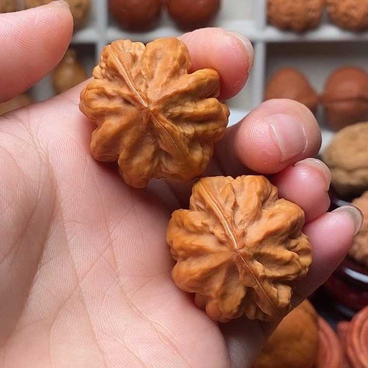 文玩核桃吊坠帝王龙脊