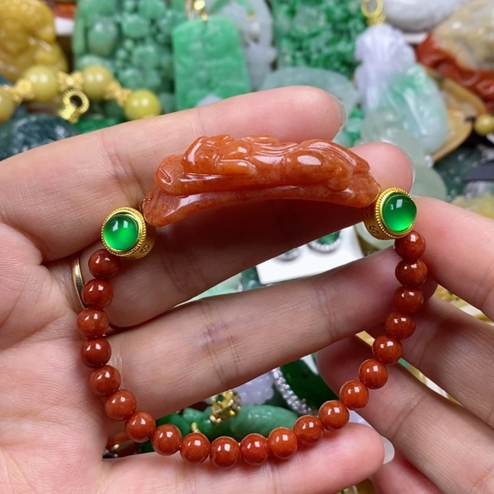 翡翠吊坠(赠链)未镶嵌