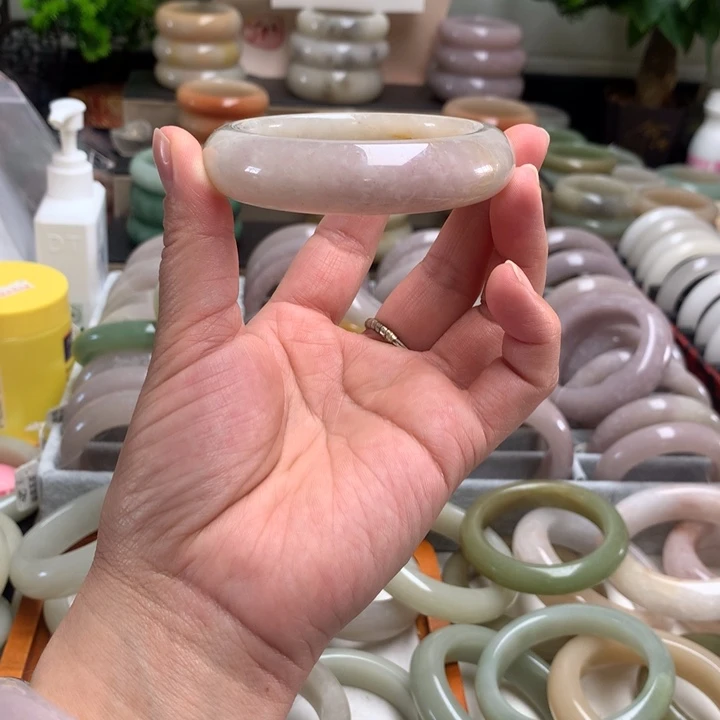 石英质玉未镶嵌手镯