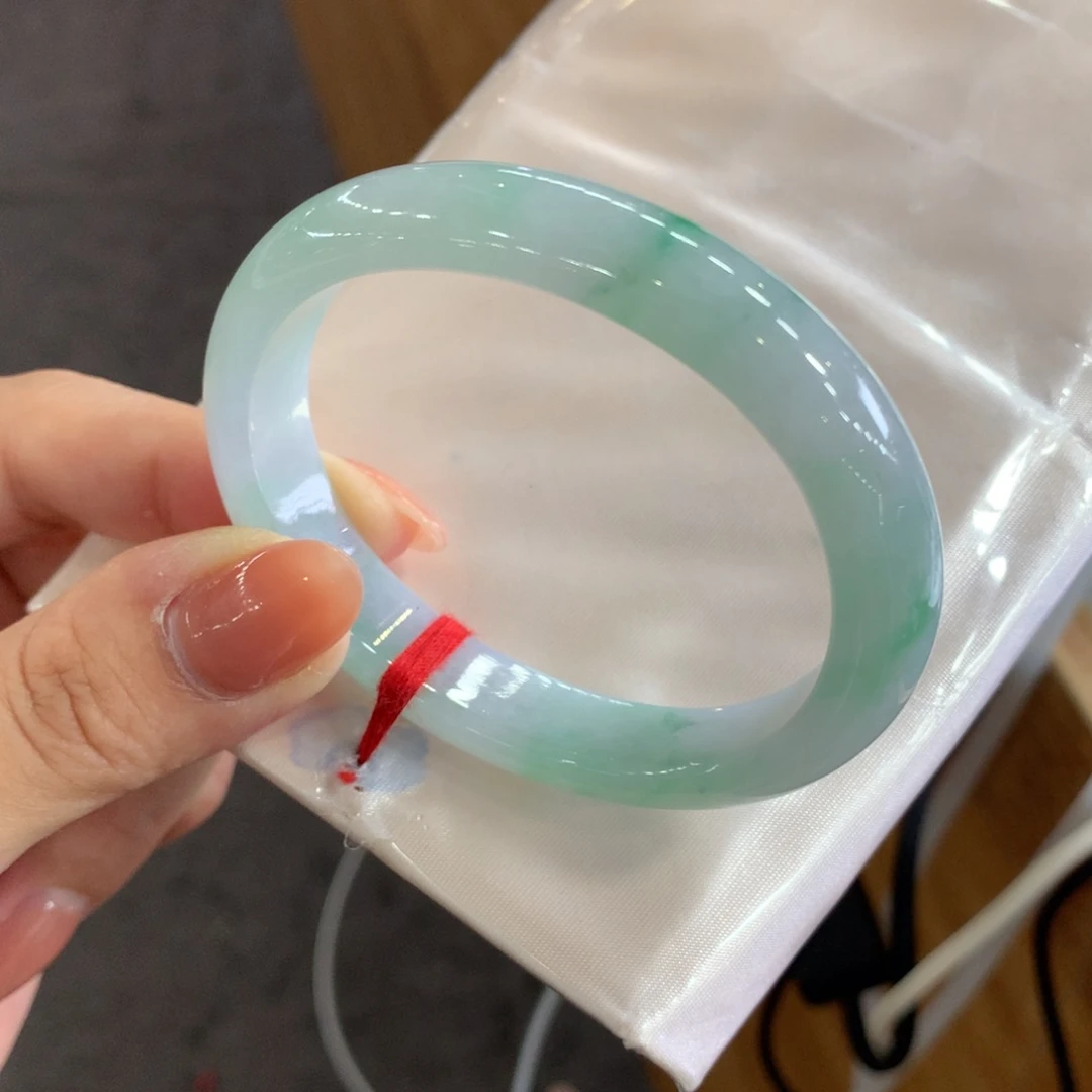 翡翠未镶嵌手镯天然Ａ货翡翠56贵妃