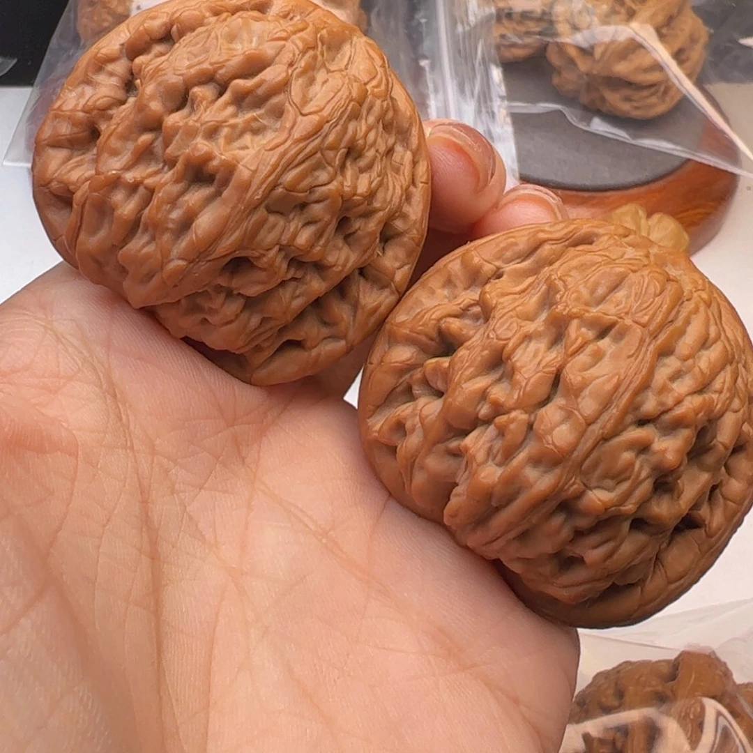 文玩核桃吊坠虎头王44