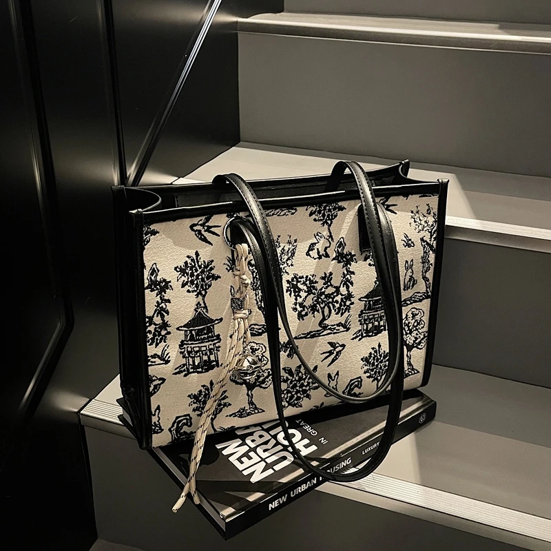 YUSMYU休闲通勤大容量包包女2025新刺绣单肩包外出上班手提托特包