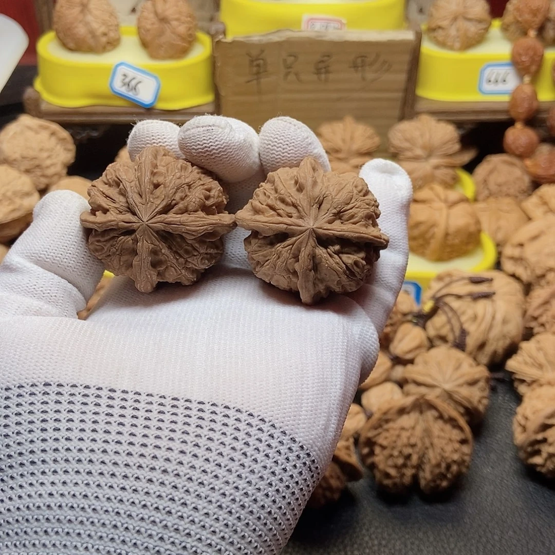 吴***密文玩核桃吊坠雨花石四棱