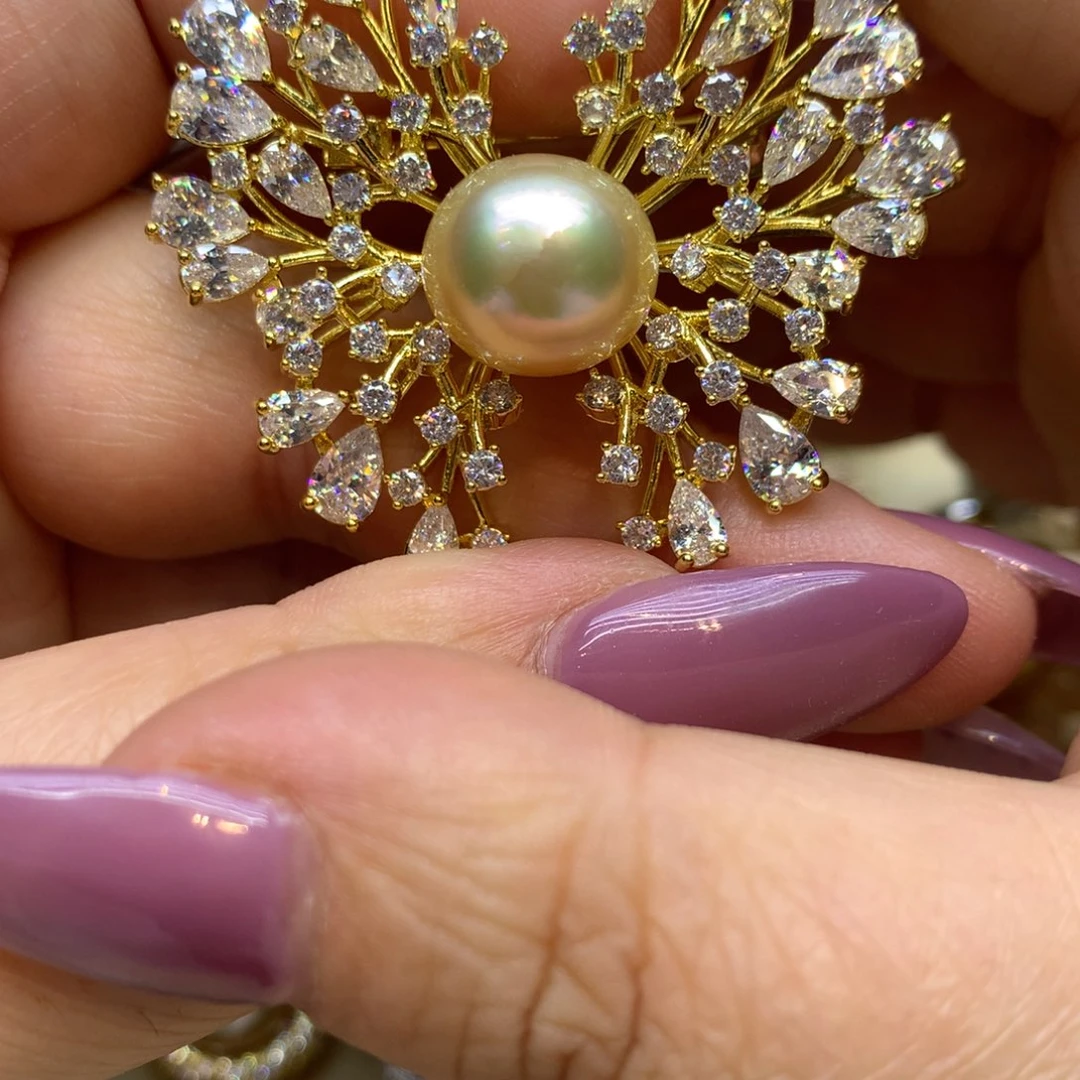 未镶嵌胸饰海水珍珠