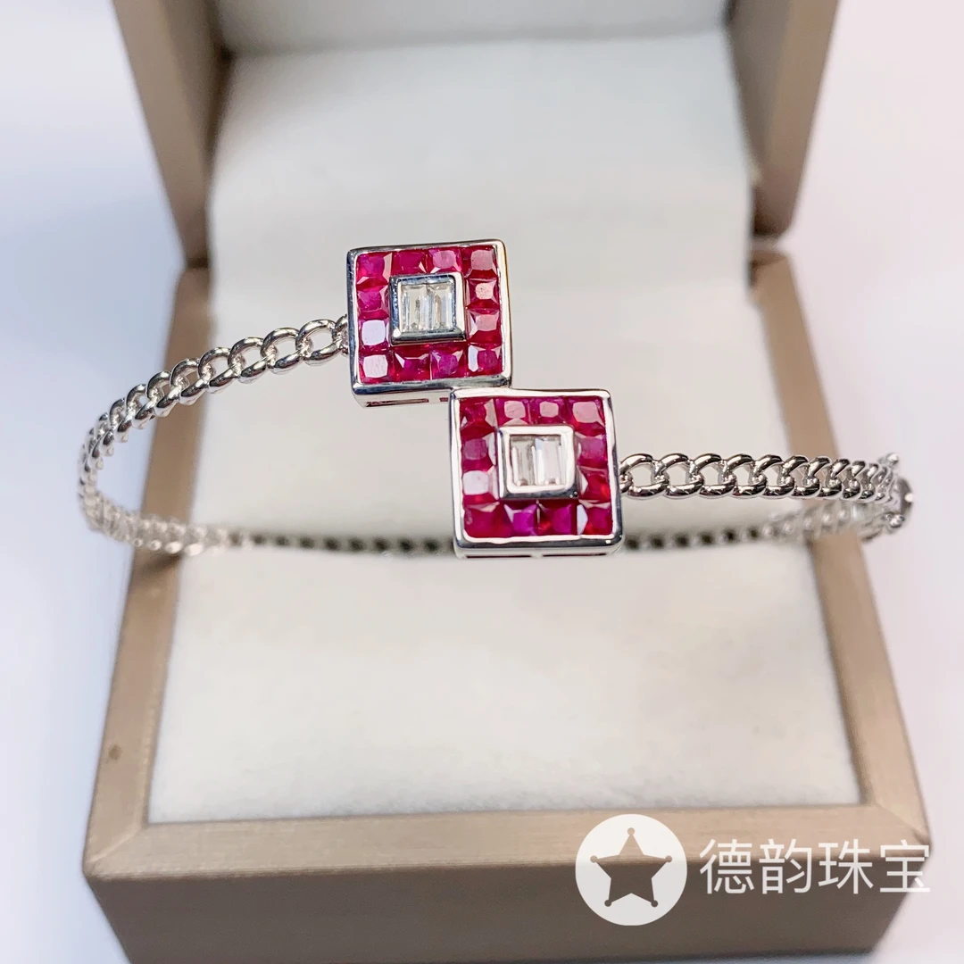 18K金镶嵌红宝石手镯
