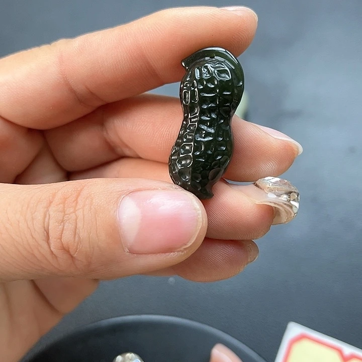 【闪购商品】颈饰未镶嵌和田玉