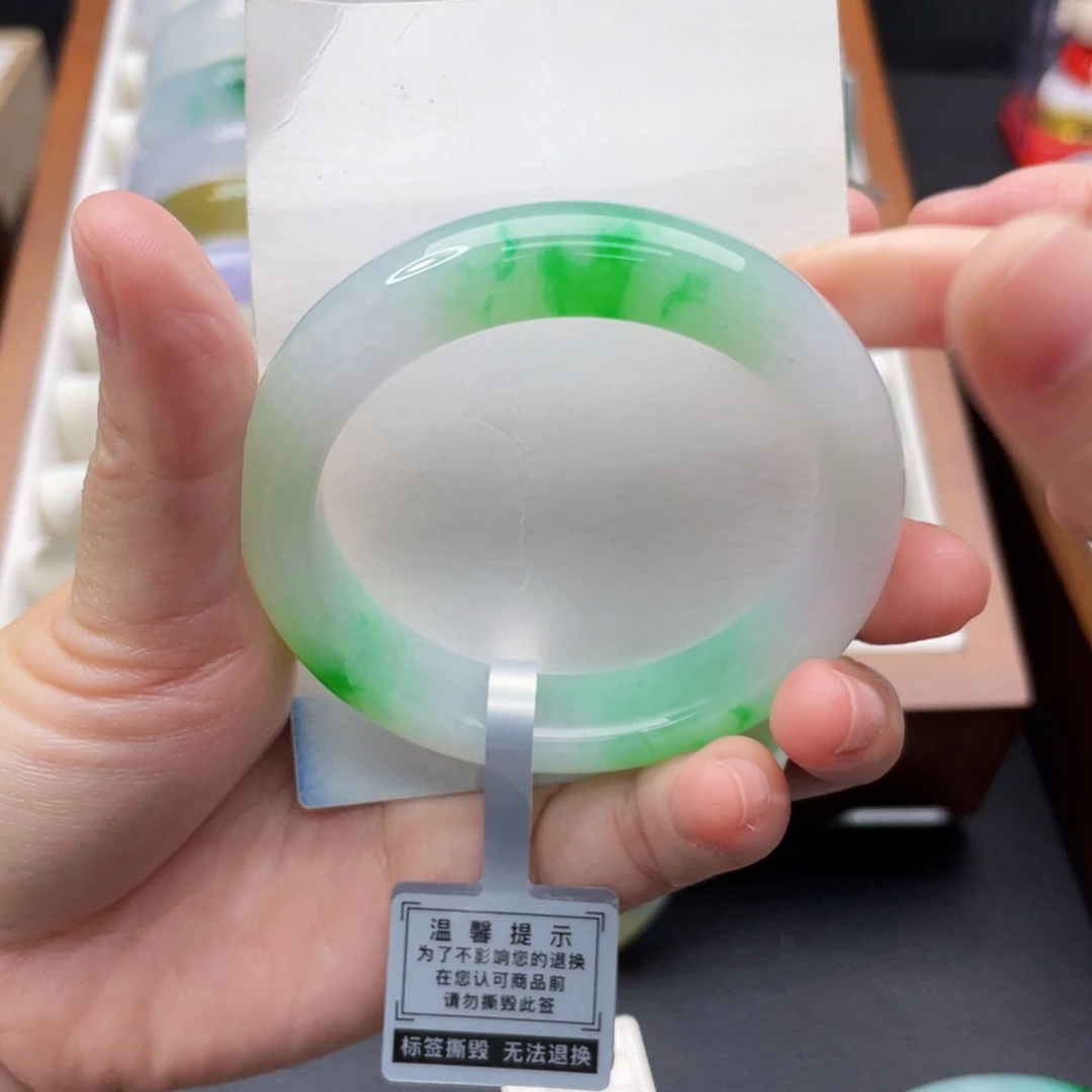 翡翠未镶嵌手镯50.7阳绿